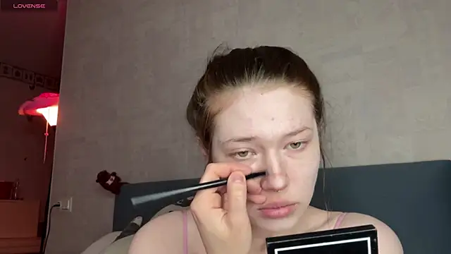 eva varnerr online show from April 2026 08:48:02 PM