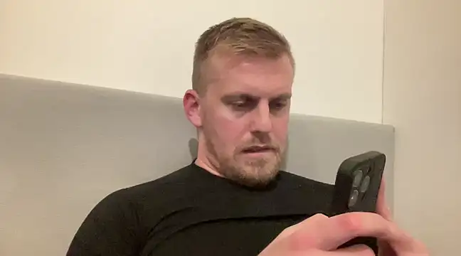 BulkAndTattoos online show from December 2024 06:28:02 PM