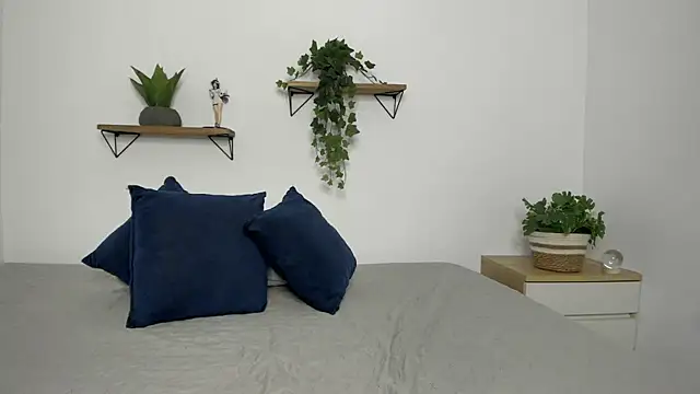 naughty 1girl online show from April 2026 10:58:01 PM