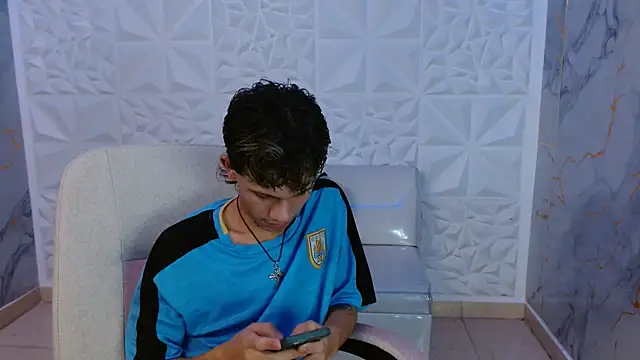 andy dan18 online show from April 2026 07:31:01 PM