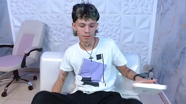 andy dan18 online show from April 2026 08:10:02 PM