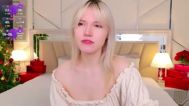 Snapshot of NellieLoyns chatting on December 2025 05:14:02 PM NellieLoyns online show from December 2025 05:14:02 PM