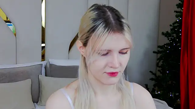 NellieLoyns online show from December 2025 05:17:02 PM