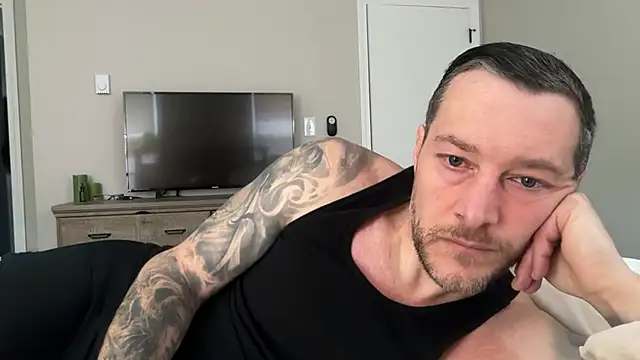 Snapshot of moon-boy chatting on December 2024 03:34:02 PM moon-boy online show from December 2024 03:34:02 PM