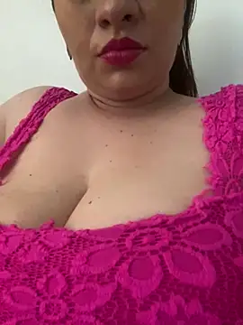 Snapshot of MommyHelpsmee chatting on May 2026 01:45:01 PM MommyHelpsmee online show from May 2026 01:45:01 PM