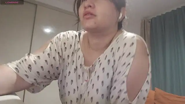 MommyHelpsmee online show from November 2025 09:57:01 AM