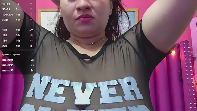 Snapshot of MommyHelpsmee chatting on February 2025 03:35:02 AM MommyHelpsmee online show from February 2025 03:35:02 AM