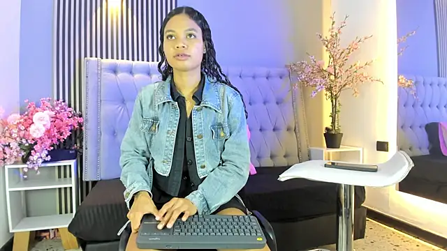 Snapshot of GysellHanson chatting on November 2025 11:32:02 AM GysellHanson online show from November 2025 11:32:02 AM