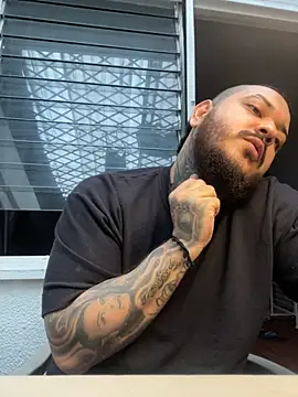 El Titan1998 online show from November 2025 09:41:01 PM