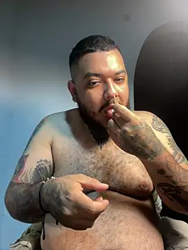 El Titan1998 online show from April 2026 12:14:02 AM