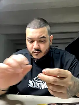 El Titan1998 online show from September 2025 10:43:01 PM