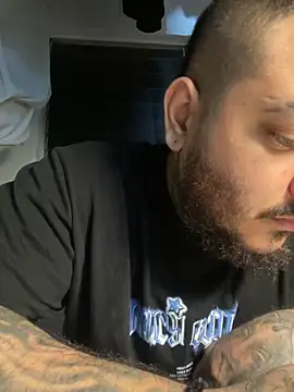 El Titan1998 online show from February 2026 11:58:01 PM