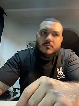 El Titan1998 online show from October 2025 11:37:01 PM