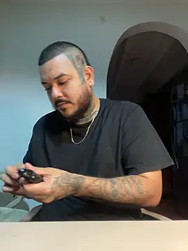 El Titan1998 online show from December 2025 10:56:01 PM