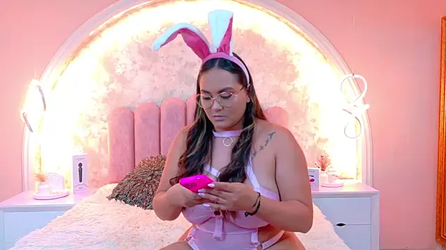 MiaLaurents online show from November 2025 04:45:02 AM