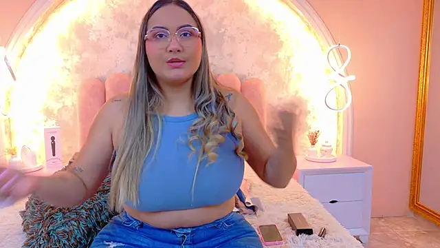 MiaLaurents online show from February 2026 03:25:02 AM