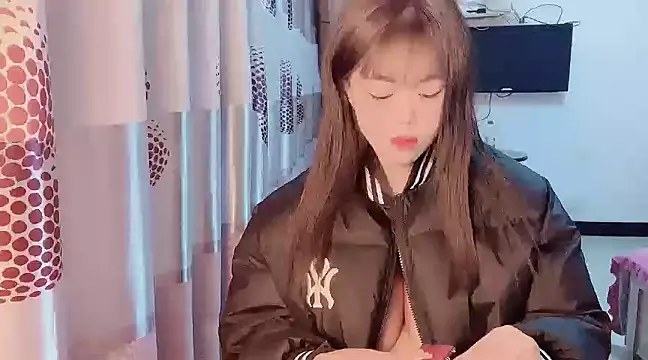 Snapshot of 77-q chatting on January 2025 04:56:02 PM 77-q online show from January 2025 04:56:02 PM