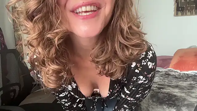 leahsparkles online show from November 2025 02:56:01 PM