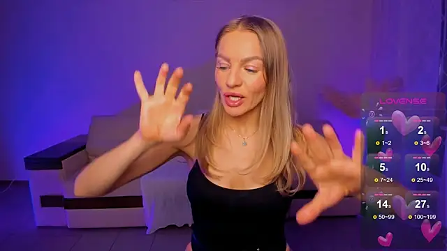 Oliva Candy online show from April 2026 07:42:02 PM