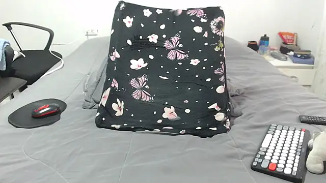 Girlhornyx online show from October 2025 07:35:02 PM