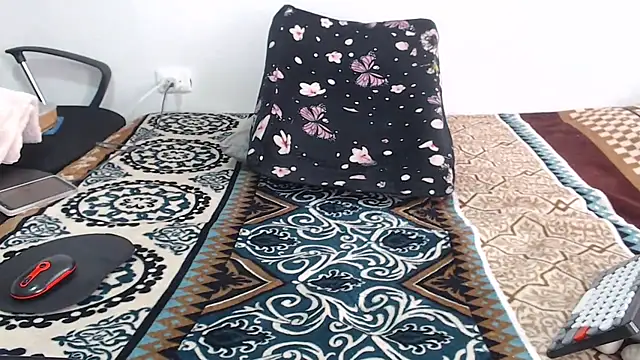 Girlhornyx online show from September 2025 01:18:02 PM