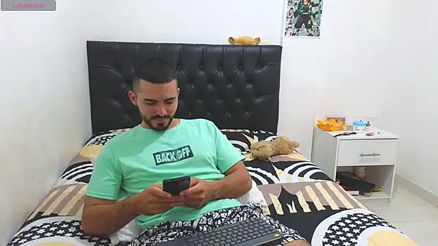 Massimoo 07 online show from April 2026 08:00:02 PM