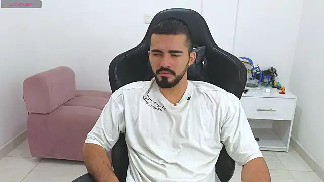 Massimoo 07 online show from February 2026 05:31:02 PM