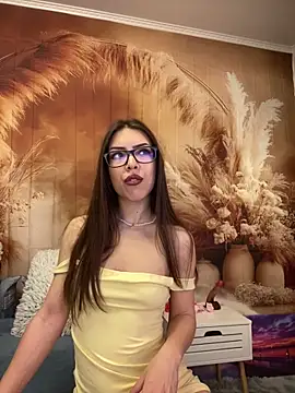 EmaLowe online show from March 2026 06:24:02 AM