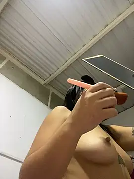 Snapshot of Lexi_Belle_ chatting on January 2025 01:19:01 AM Lexi Belle online show from January 2025 01:19:01 AM