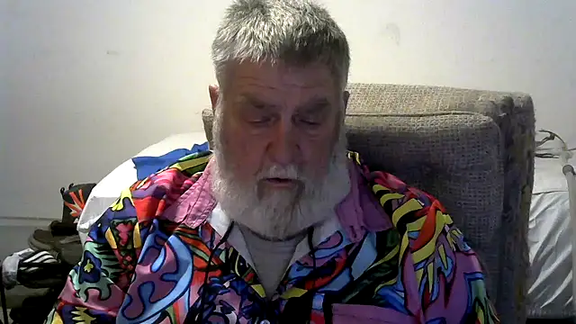 viejo oso online show from March 2026 03:40:01 AM