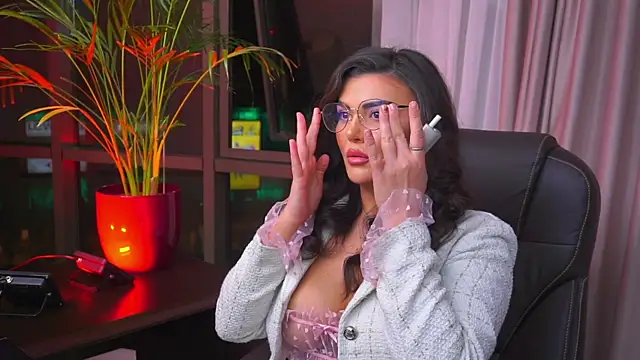 Snapshot of myakalifa chatting on January 2025 07:51:01 PM myakalifa online show from January 2025 07:51:01 PM