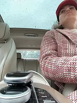 Snapshot of myakalifa chatting on October 2025 09:21:01 AM myakalifa online show from October 2025 09:21:01 AM