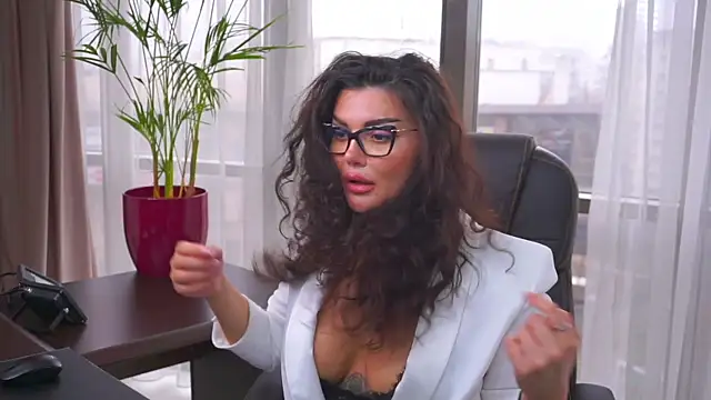 Snapshot of myakalifa chatting on March 2025 10:02:01 AM myakalifa online show from March 2025 10:02:01 AM