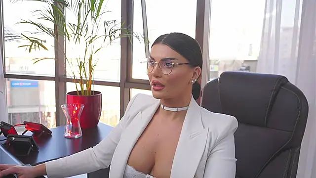 Snapshot of myakalifa chatting on January 2025 01:58:01 PM myakalifa online show from January 2025 01:58:01 PM