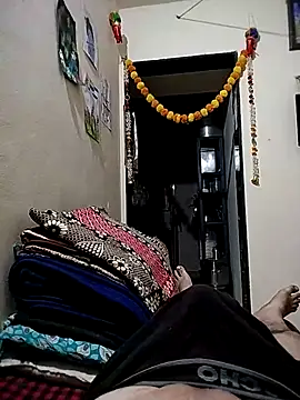 hot punekar online show from October 2025 05:43:01 PM