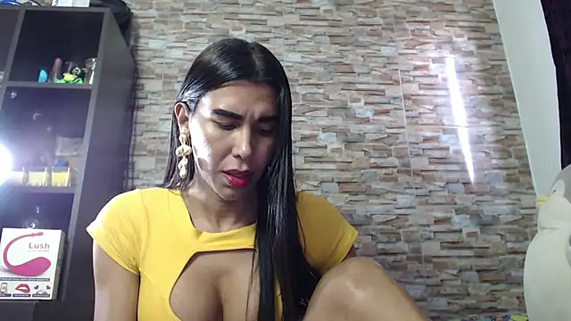 Ebonyxprincess  online show from May 2026 07:03:01 PM