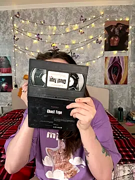 Sabrina shells online show from December 2025 10:52:02 AM