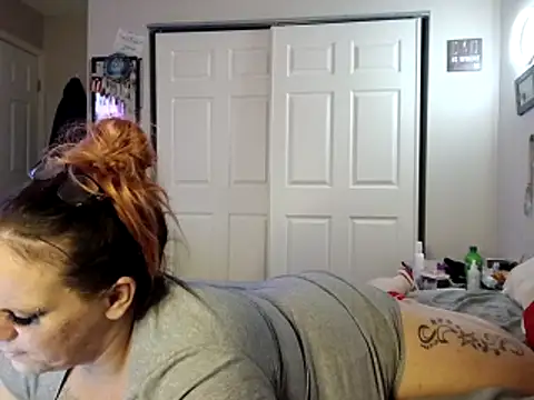 Snapshot of cloudy_couple444 chatting on October 2025 06:37:01 AM cloudy couple444 online show from October 2025 06:37:01 AM