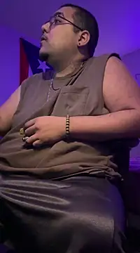 Snapshot of cloudy_couple444 chatting on March 2025 07:56:02 AM cloudy couple444 online show from March 2025 07:56:02 AM