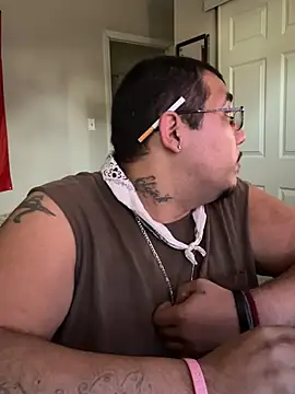 Snapshot of cloudy_couple444 chatting on February 2025 06:15:02 PM cloudy couple444 online show from February 2025 06:15:02 PM