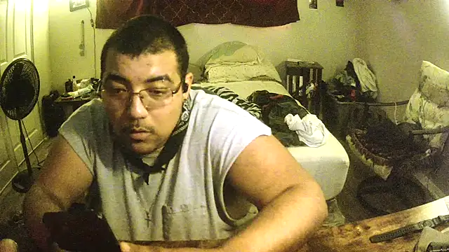 Snapshot of cloudy_couple444 chatting on September 2025 08:48:01 PM cloudy couple444 online show from September 2025 08:48:01 PM