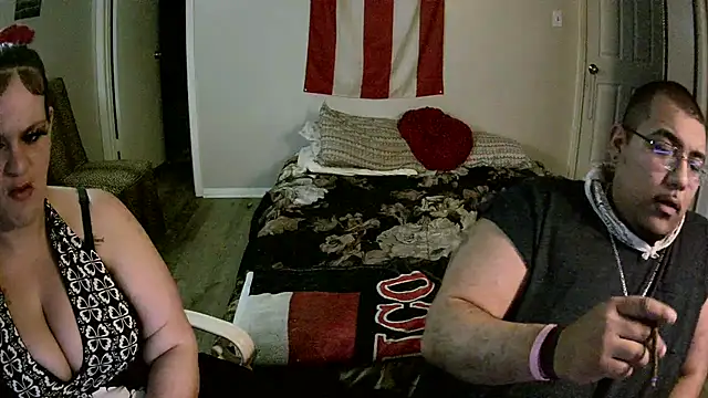 Snapshot of cloudy_couple444 chatting on February 2025 05:40:01 AM cloudy couple444 online show from February 2025 05:40:01 AM