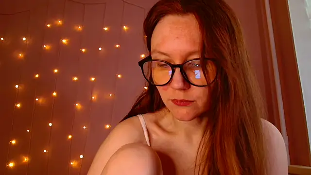 Snapshot of MelanyOx chatting on September 2025 03:33:02 AM MelanyOx online show from September 2025 03:33:02 AM