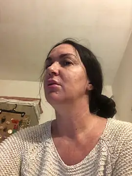 BELLAMORGANE1 online show from November 2025 08:56:01 PM