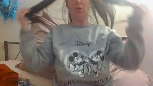Snapshot of BELLAMORGANE1 chatting on January 2025 06:35:02 PM BELLAMORGANE1 online show from January 2025 06:35:02 PM