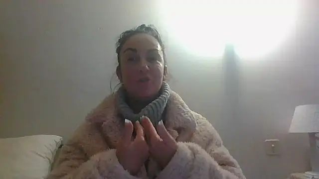 Snapshot of BELLAMORGANE1 chatting on January 2025 04:50:01 PM BELLAMORGANE1 online show from January 2025 04:50:01 PM