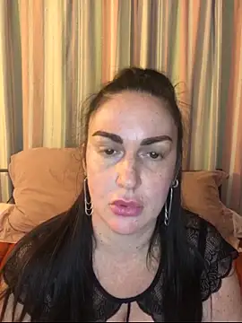 BELLAMORGANE1 online show from April 2026 01:12:01 PM