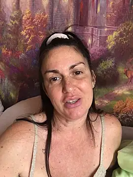 BELLAMORGANE1 online show from April 2026 01:35:02 PM
