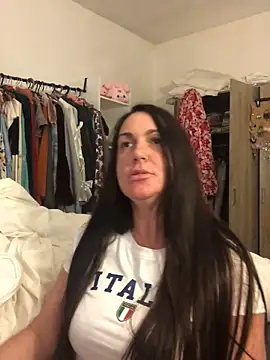 BELLAMORGANE1 online show from May 2026 11:04:01 AM