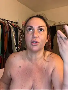 BELLAMORGANE1 online show from May 2026 10:18:01 AM